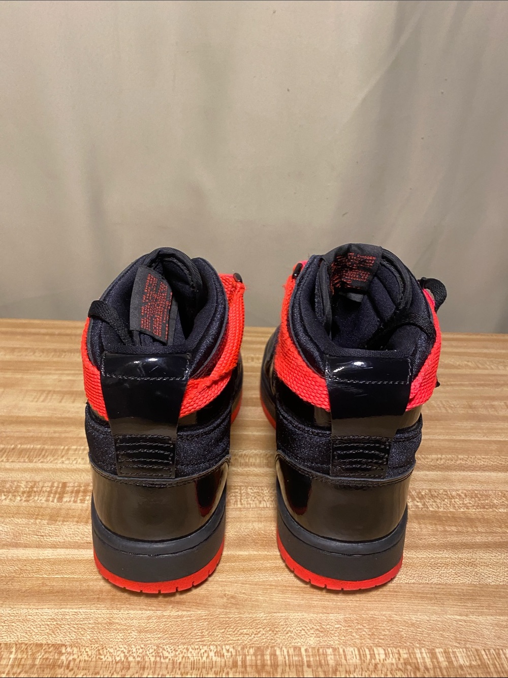 Nike Air Jordan 1 Nova XX Bred Black/Bright Crimson AV4052-006 Women 9 - Picture 3 of 7